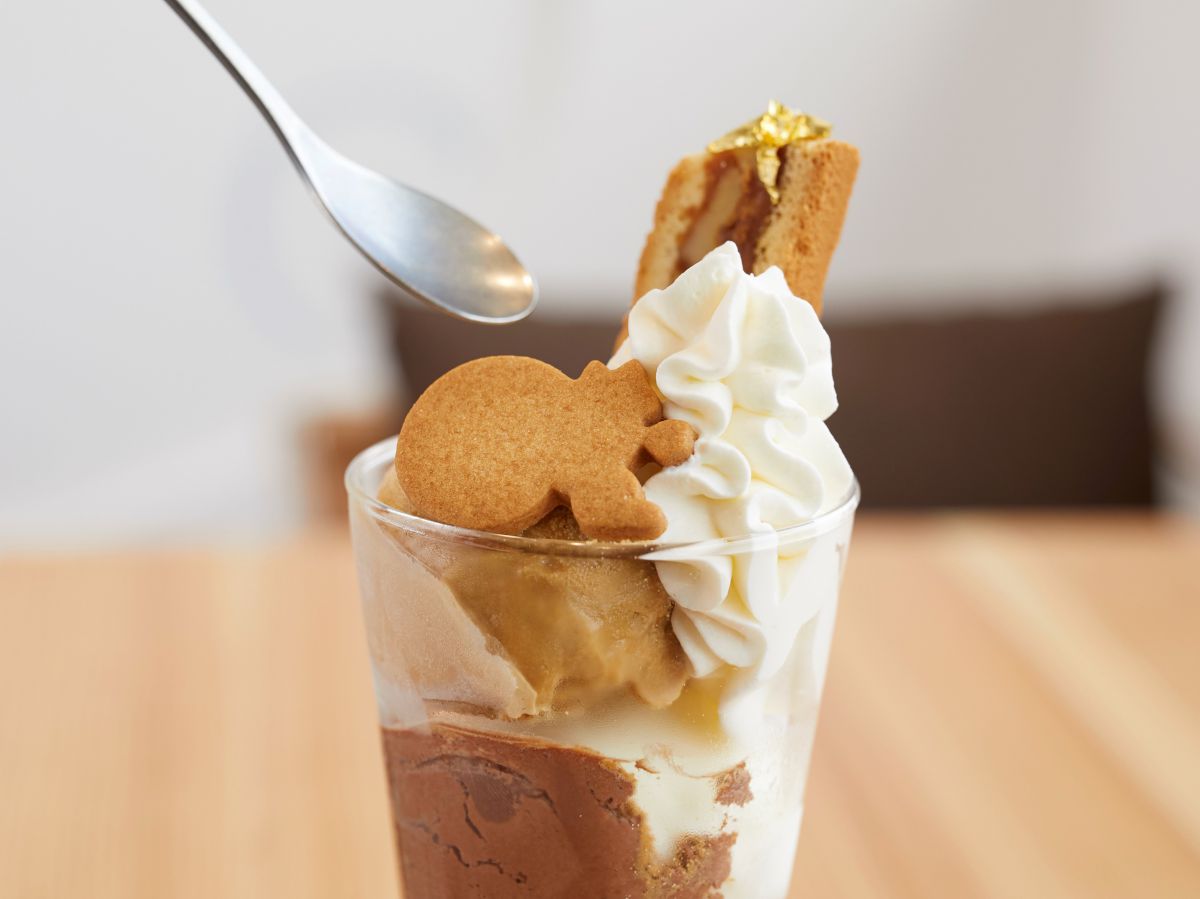 クルミッ子・パフェ　1080円