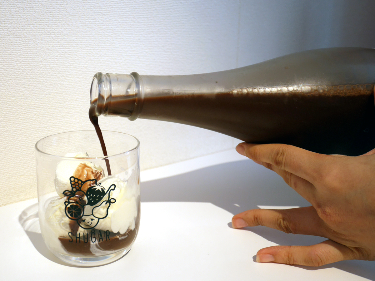 バニラアイスにはチョコレートリキュール