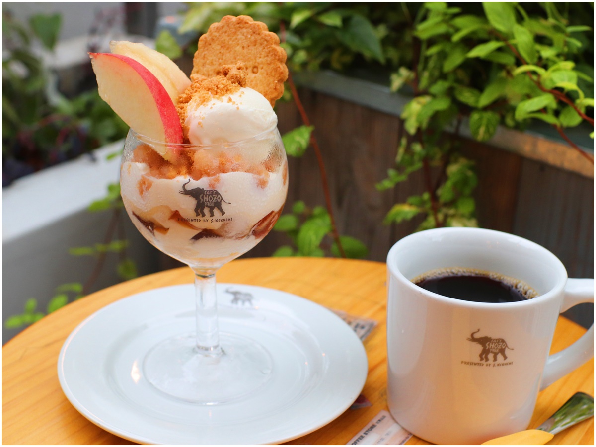 この夏限定！コーヒーと一緒に味わいたい“フルーツたっぷり絶品パフェ”