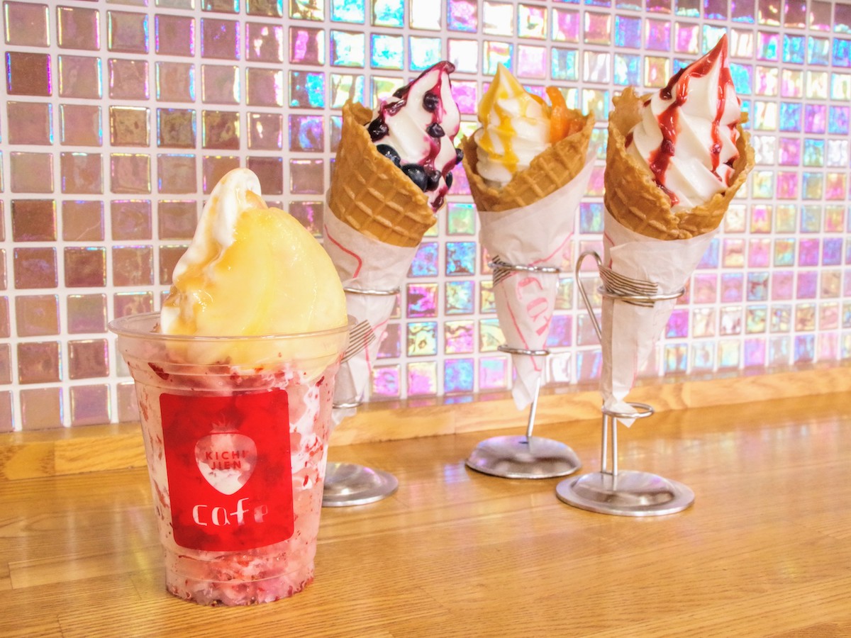 吉次園併設カフェの熊本の新名物！いちごたっぷりのかき氷「赤くま」はもう食べた？