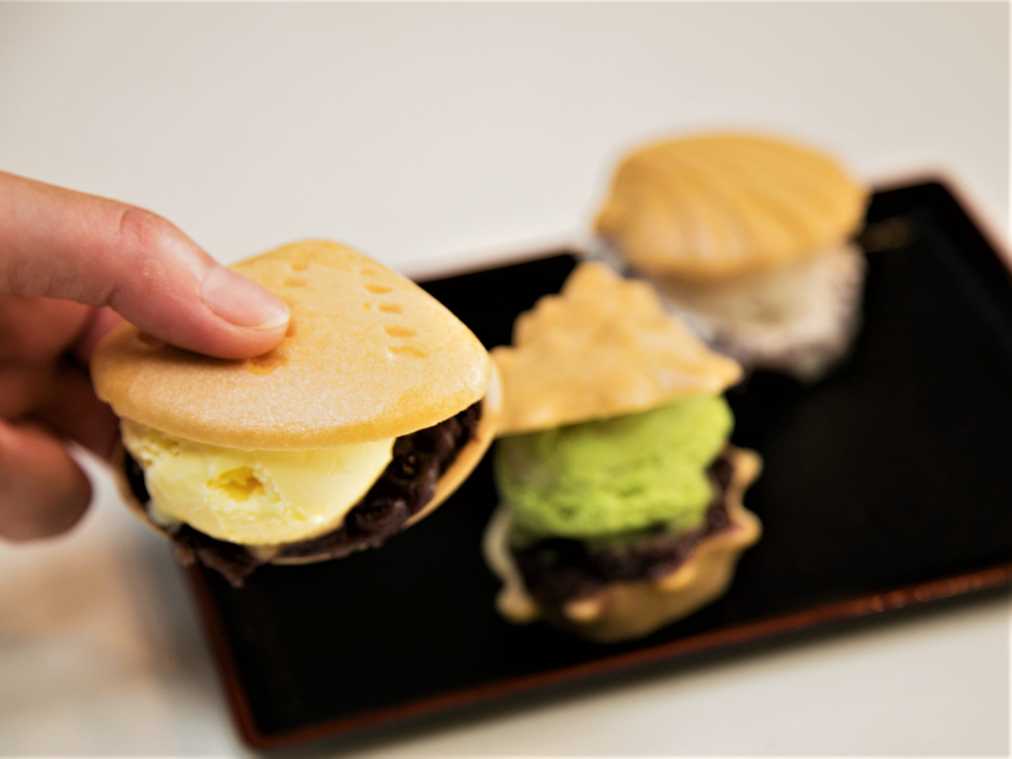 アイス最中「浜辺のアイス」 各250円