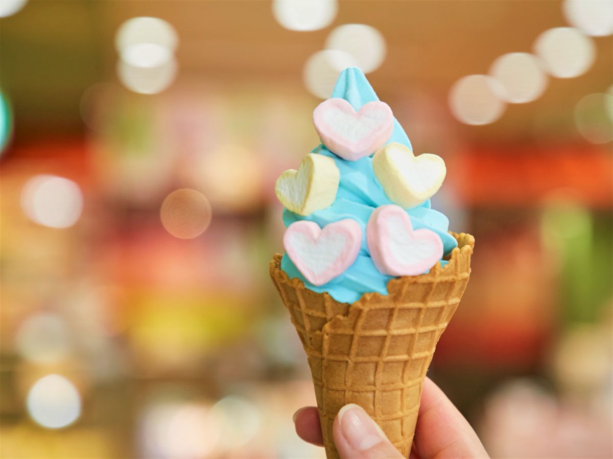 ハートマシュマロソフトクリーム 430円（写真はラムネソフト）