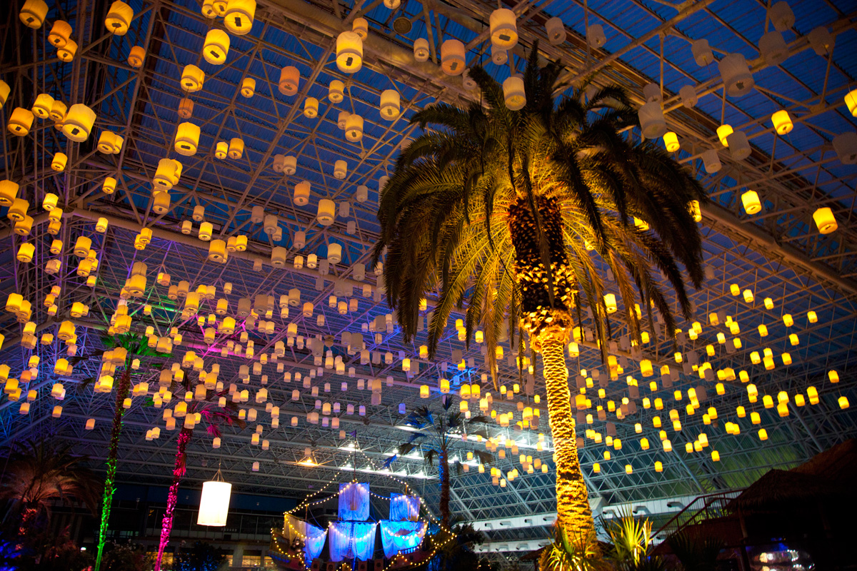 コムローイ祭り（タイ）／ティキガーデン【撮影・土佐麻理子】