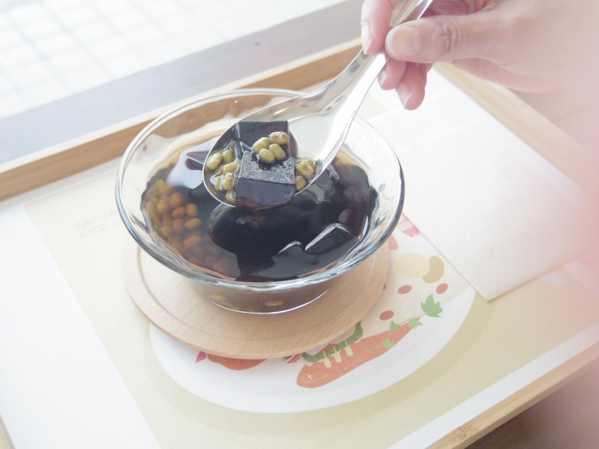 夏の限定メニュー「仙草ゼリー」（単品600円） 