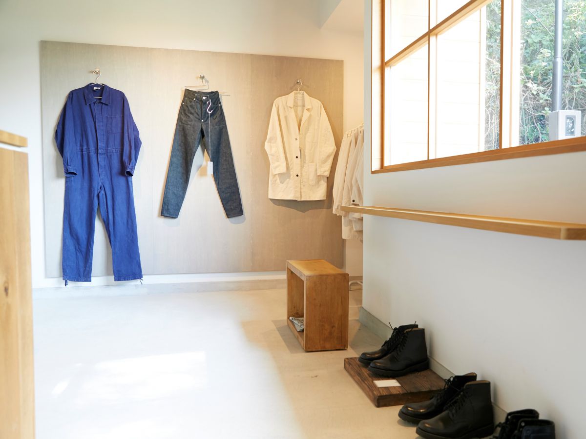 (写真中央)「sawvih」オリジナルデニム「ZENA」 2万1600円 ※サイズ1~6