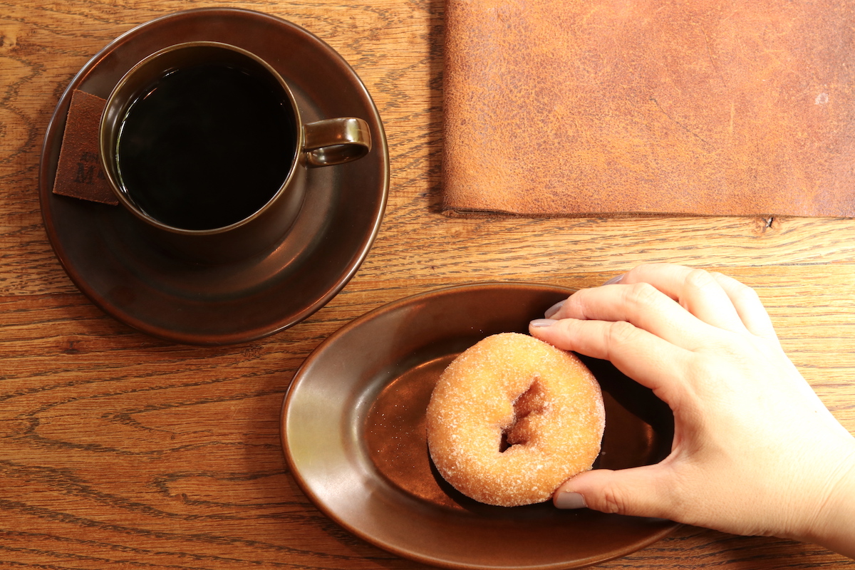 ドーナツ 194円、Birdブレンドコーヒー540円