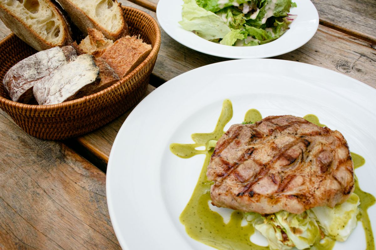 絞り値：f/4.5 シャッタースピード：1/250秒 ISO感度設定：ISO500