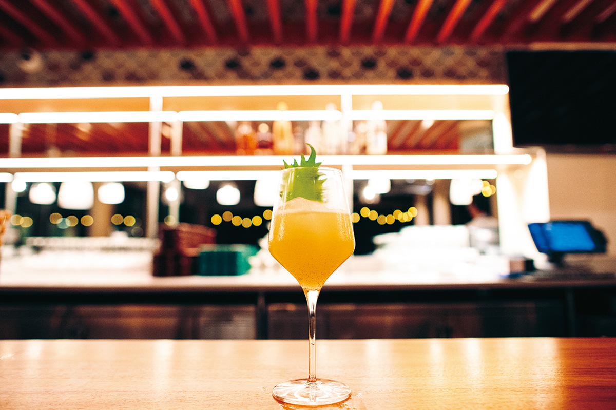 ハッピーアワーでおトクに楽しむ！ ハワイのテラスバー3選