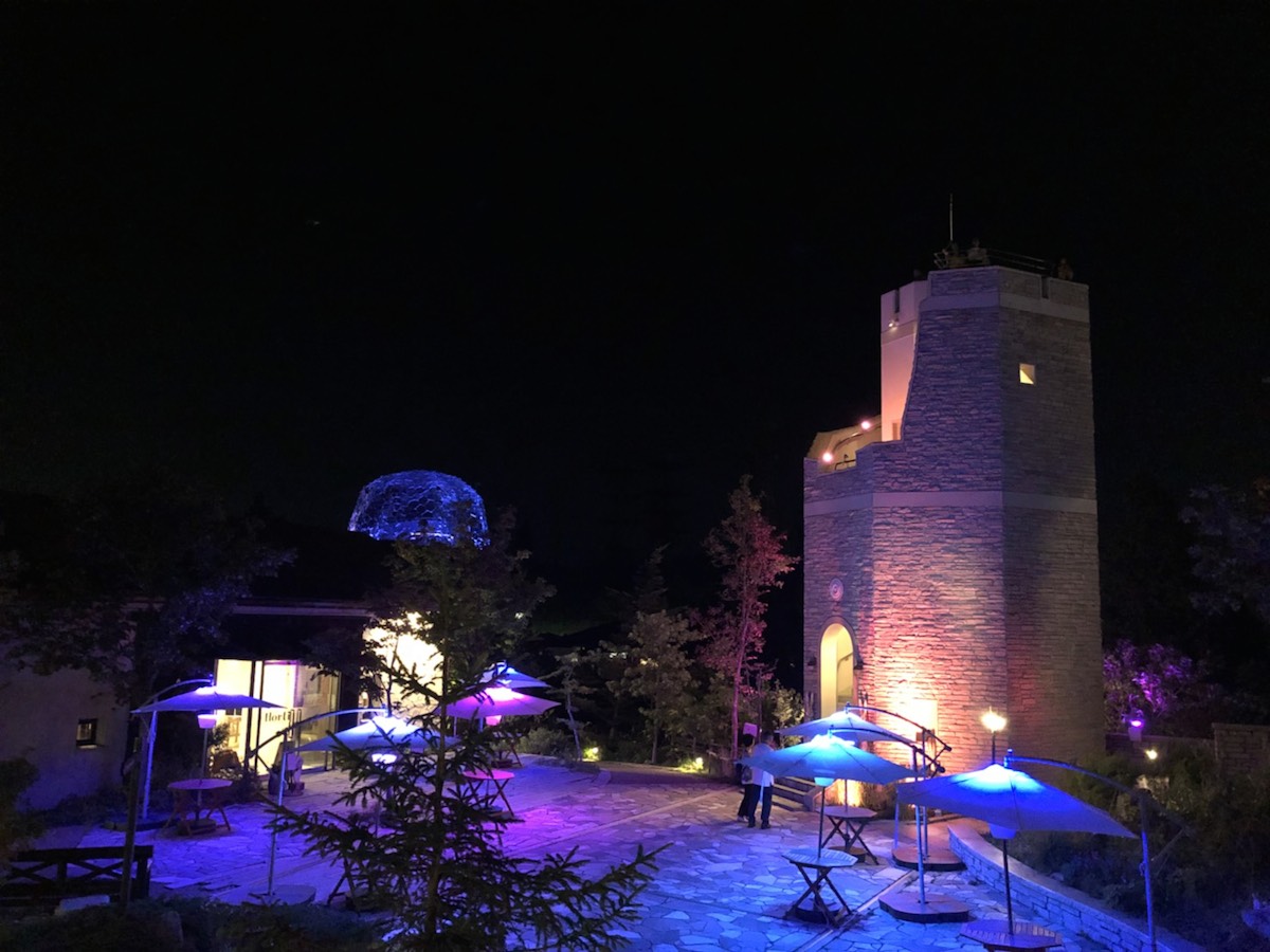 地上よりマイナス5℃の避暑地。暑い夏は六甲山上で幻想的な夜カフェはいかが？