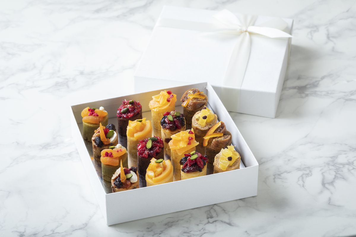 「フリュイドール16個入」（3704円）／パティスリー パブロフ