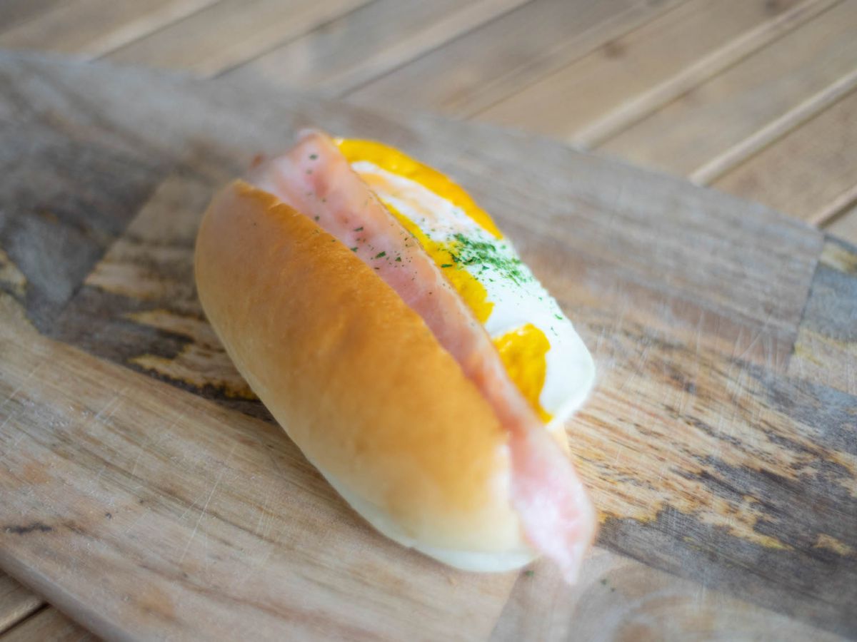 ベーコンエッグ　108円