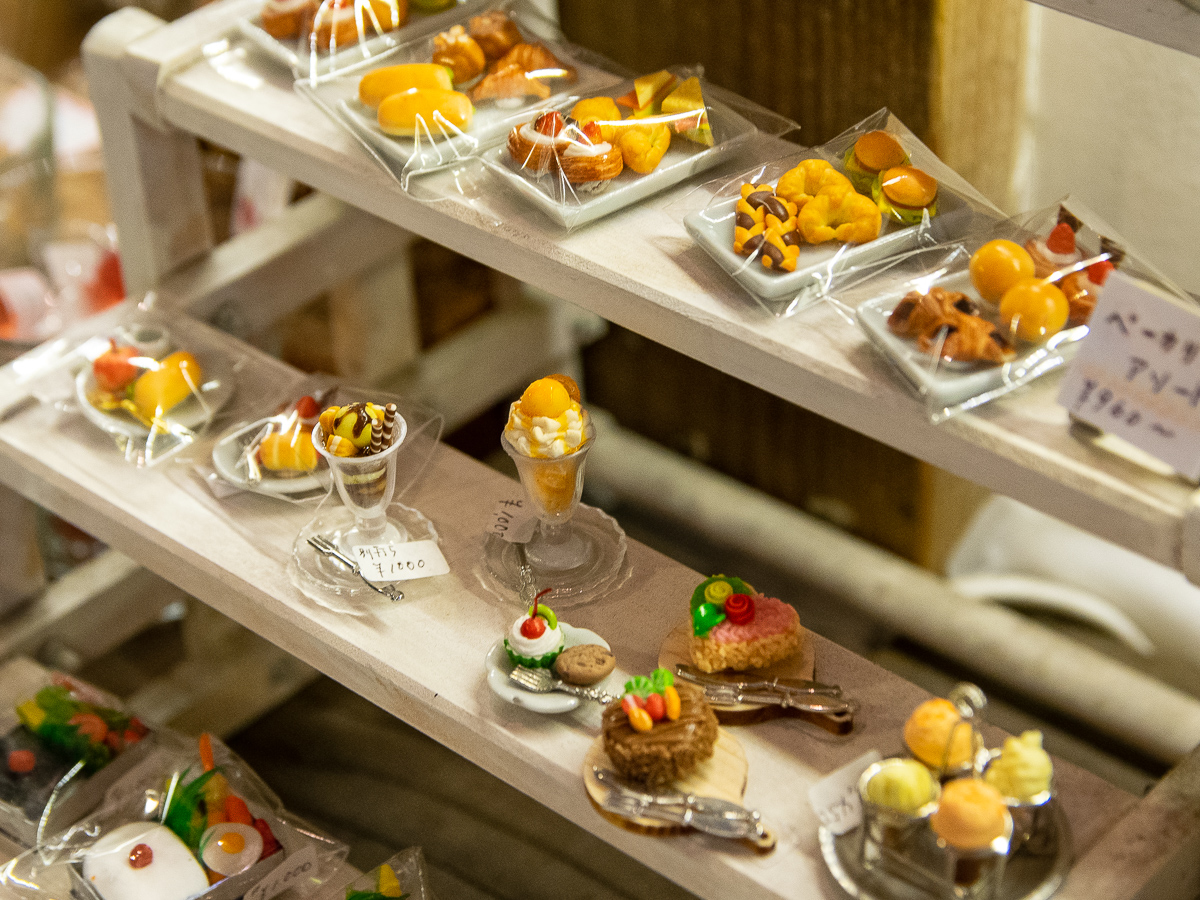 女性にうれしいベーカリー&スイーツ【アソートベーカリー】960円(税込)、【パフェ】1000円(税込)