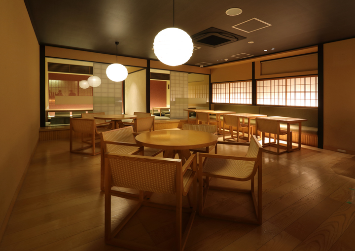 『食事処北斎』の店内