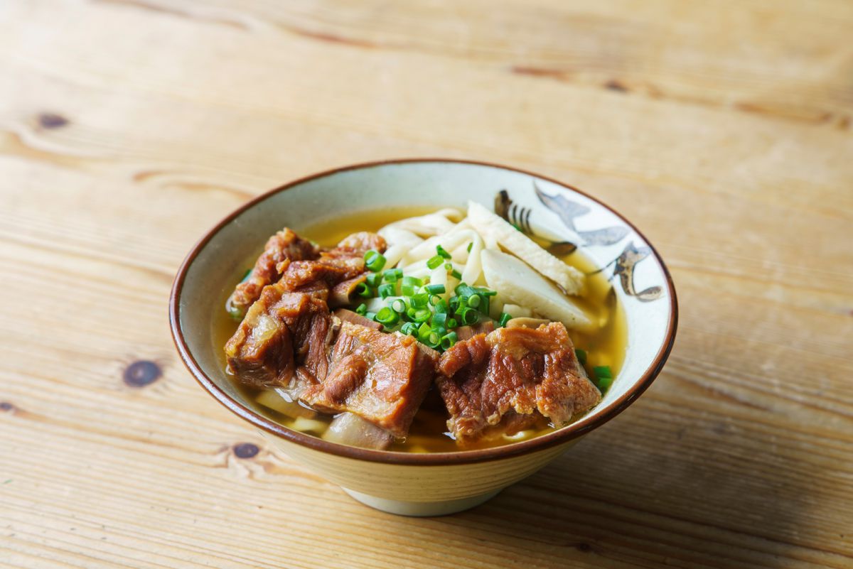 「ソーキそば」1005円