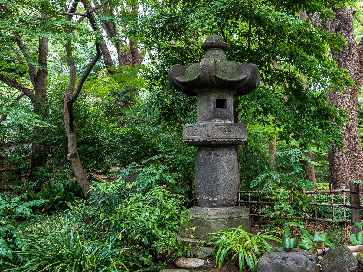 大谷米太郎氏が購入した「寛永寺灯籠」