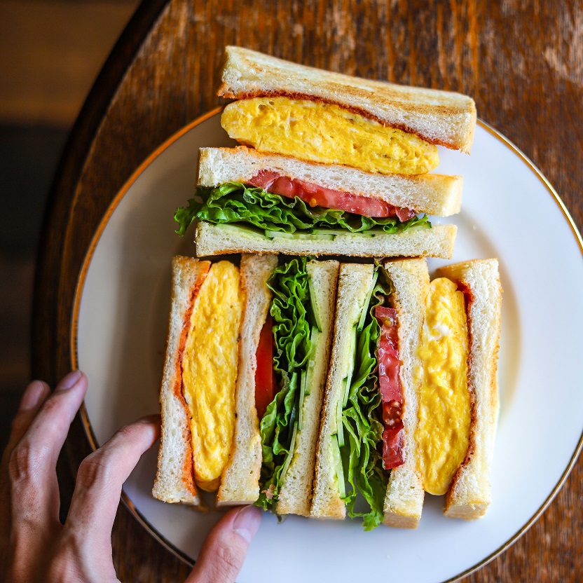 ふんわりオムレツサンド 700円（税込）