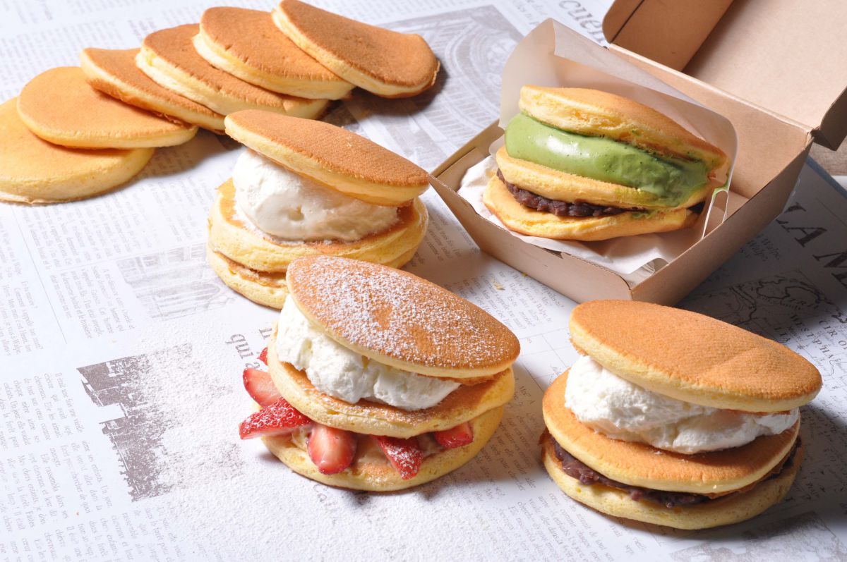 パンドラズボックス〈プレーン〉300円、〈ダブルクリーム〉400円、〈抹茶あずき〉500円、〈苺カスタード〉600円、〈マンゴー〉550円（季節限定）