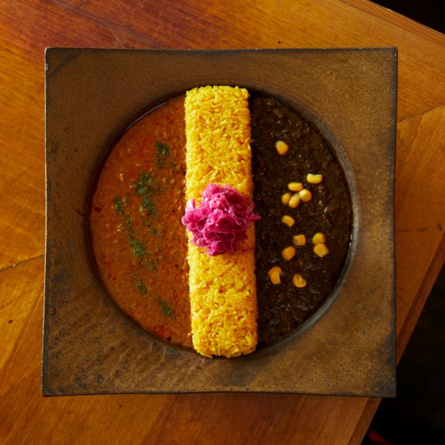 黒胡麻坦々キーマカレー×ドエビカレー（１人前）1296円