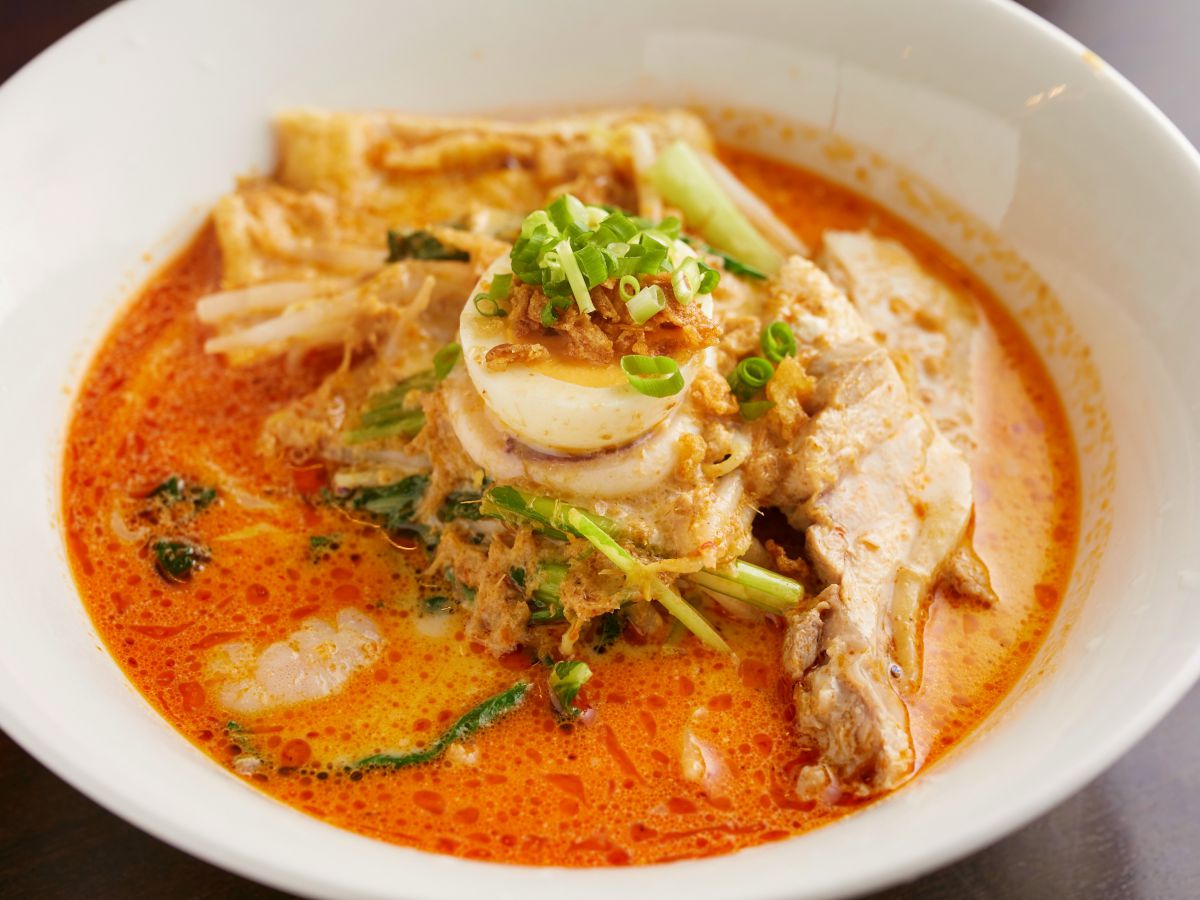 ミーラクサ 1080円（ランチ）※平日はサラダ、ドリンク、日替わりマレー菓子付き