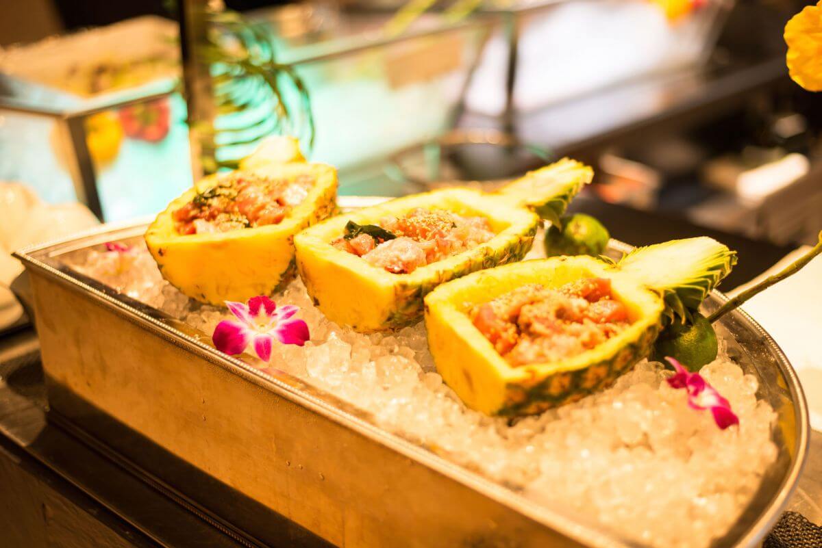 ハワイの伝統料理の一つとして知られる、「ポキ」