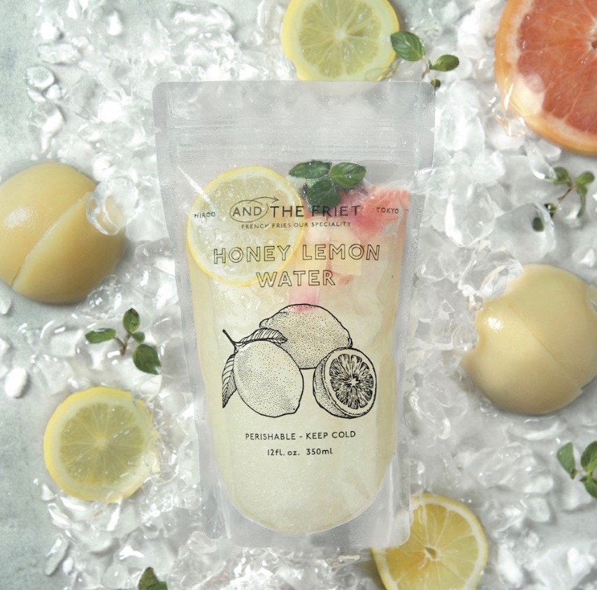 「フローズン ピーチ ハニーレモン」（税込580円 ※9月30日販売終了予定）／AND THE FRIET