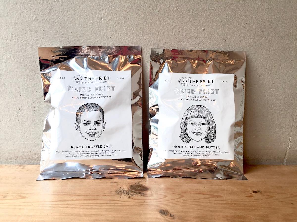 レギュラーサイズ。一番人気の「黒トリュフソルト」と、「ハニーソルト アンド バター」（税込450円 ※9月30日までの価格）