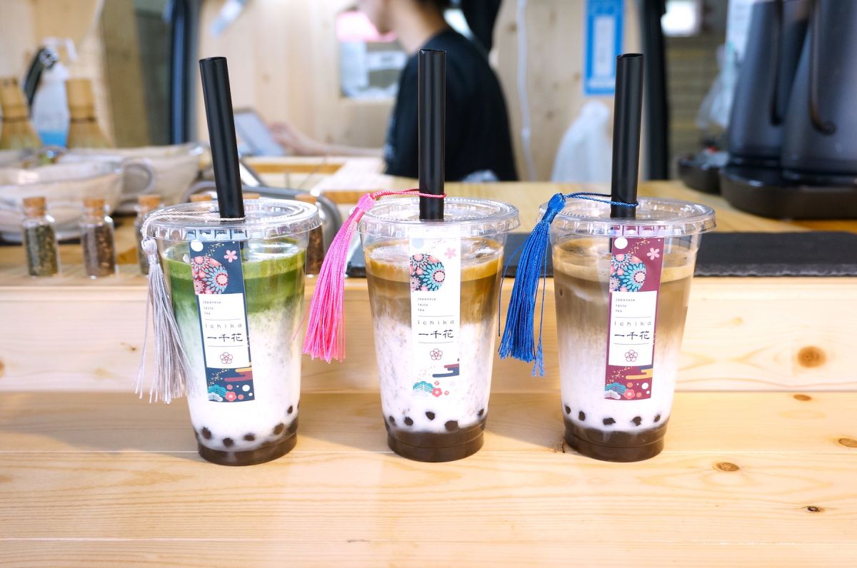 左から「抹茶ラテ」「和紅茶ラテ」「ほうじ茶ラテ」