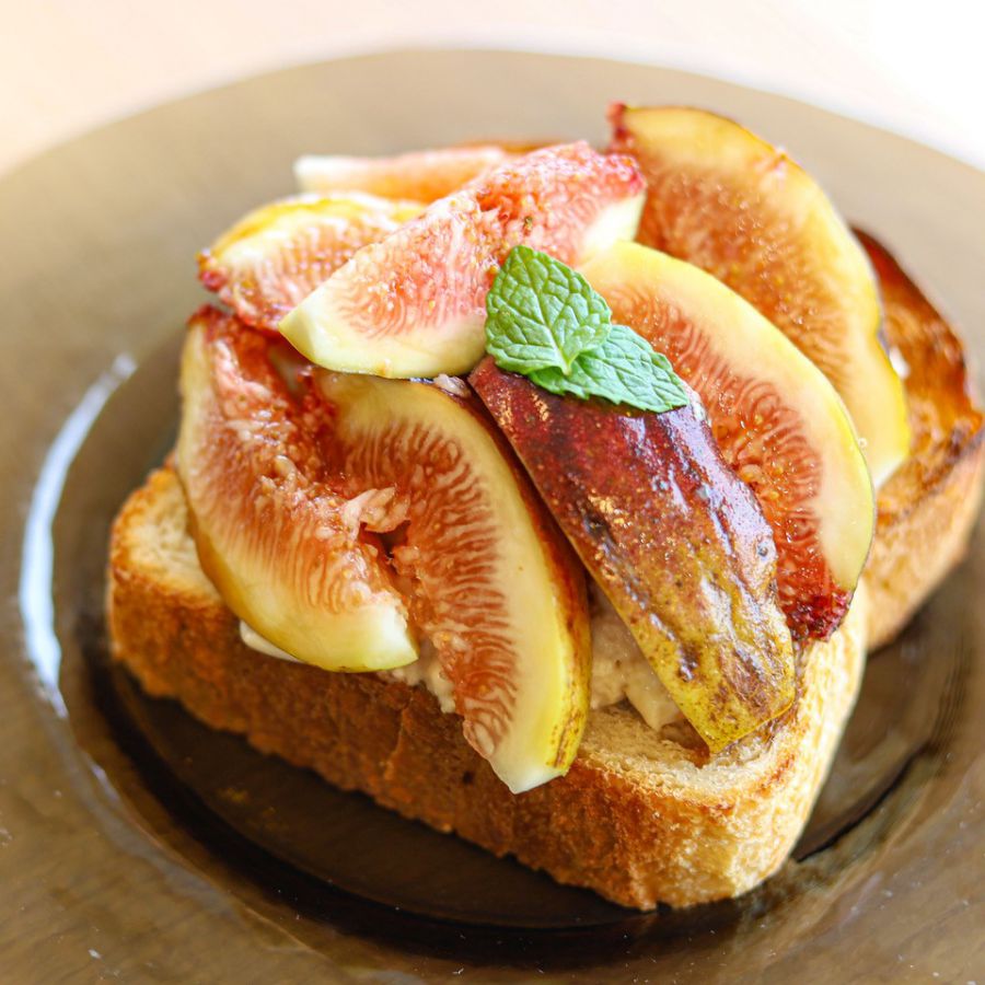 イチジクと黒蜜クリームチーズムーストースト 900円