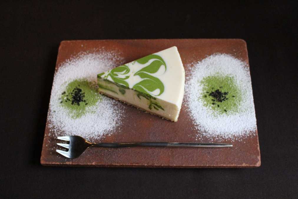 抹茶レアチーズケーキセット(ドリンク付) 1080円
