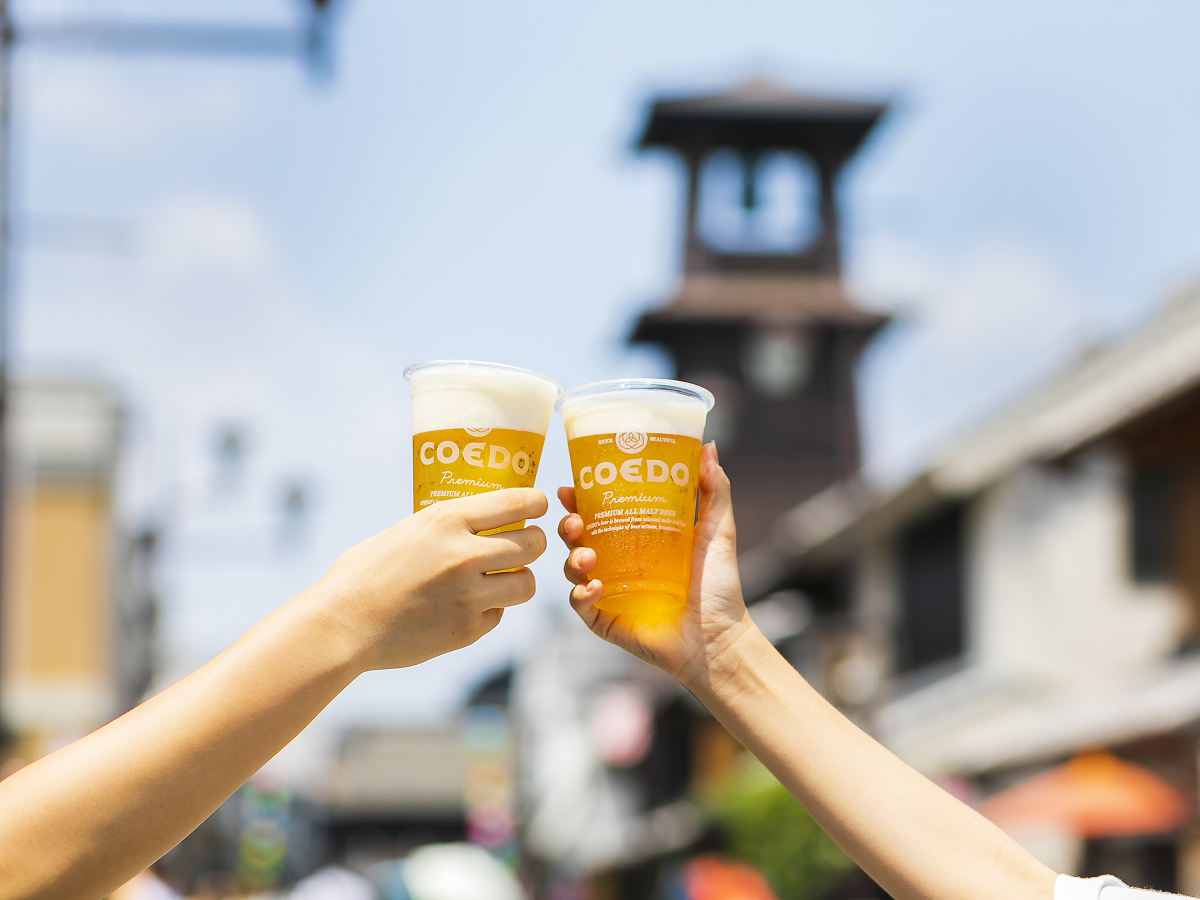 川越のシンボル・時の鐘をバックに樽生のコエドビールで乾杯！