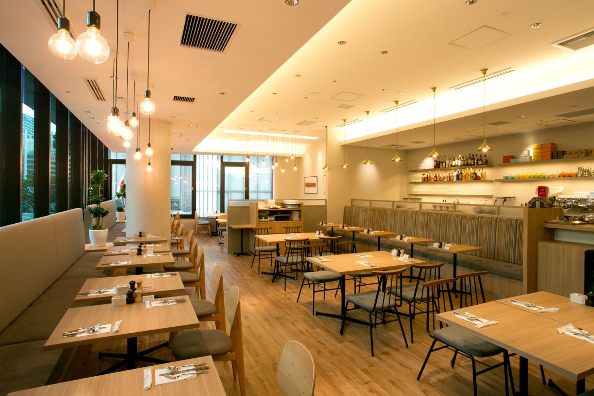 東京駅八重洲北口からすぐの東京店の店内