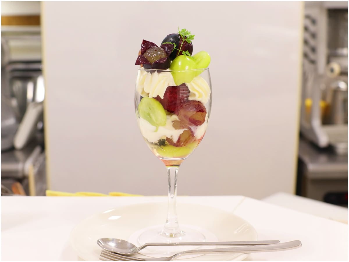 ジューシーな葡萄がたっぷり！今しか食べられない超贅沢パフェ