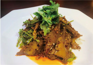 「在日中国厨師精英協会」の夫妻肺片（牛モツ煮込みの麻辣ソース和え） 600円