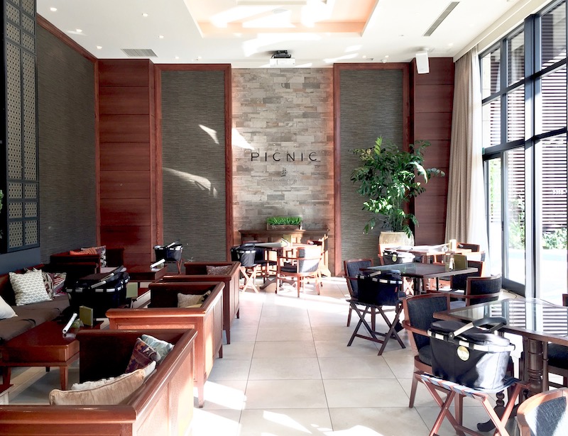 メインラウンジ