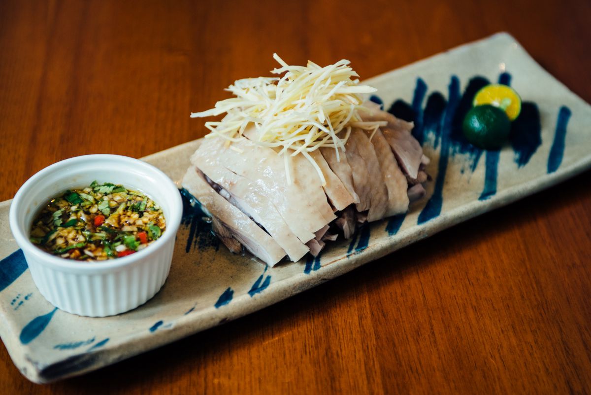 「冷菜ゆで鶏の柑橘醤油添え」1680円