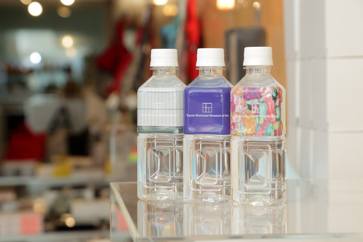 ミネラルウォーター各150円