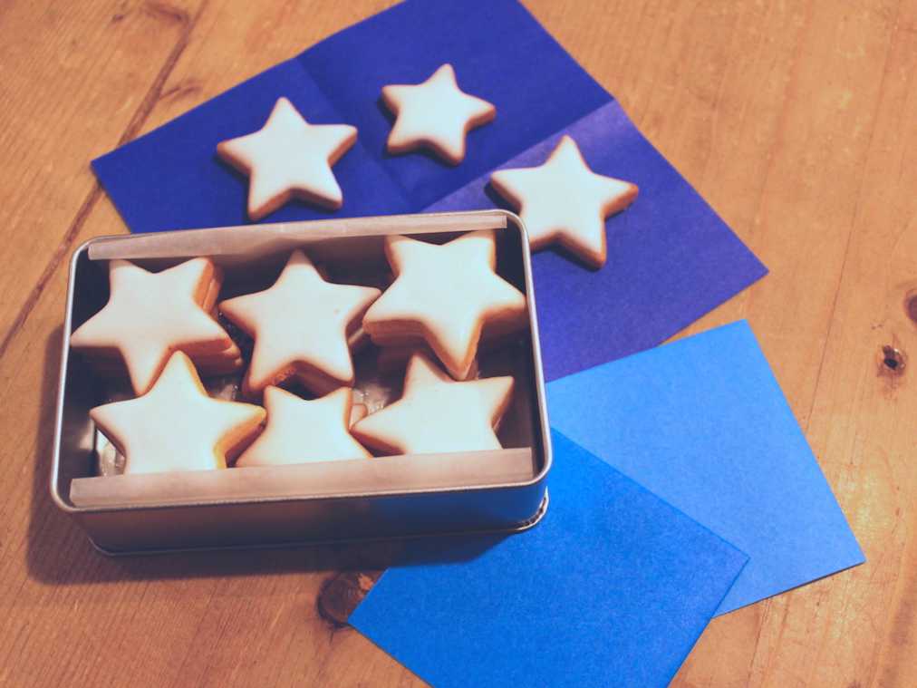 夜空缶 18枚入り1620円