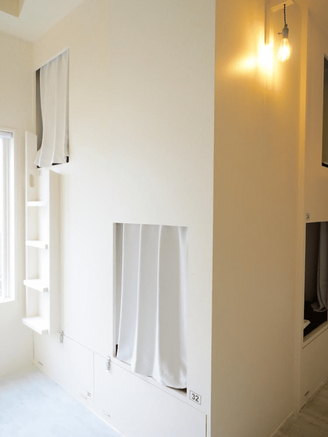 almond hostel & cafe