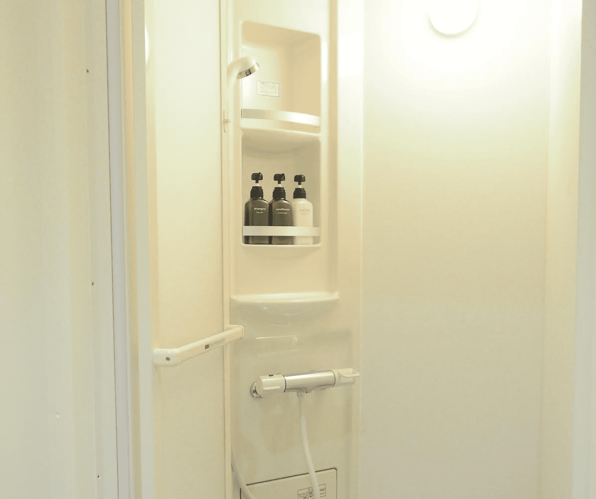 almond hostel & cafe