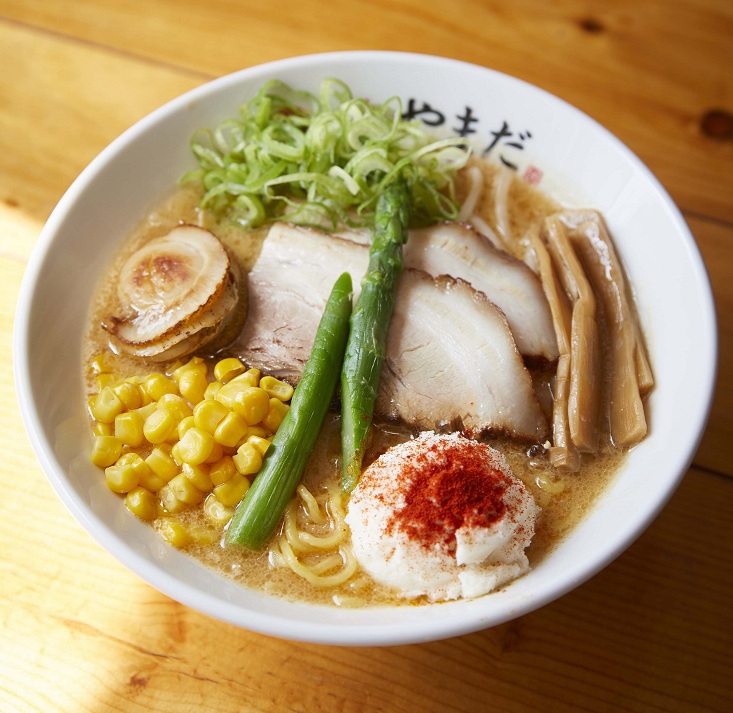 札幌「麺や初代 やまだ」 酪農マッシュポテトと北の大地の贅沢味噌 ラーメン（1人前）1100円［各日限定100杯］