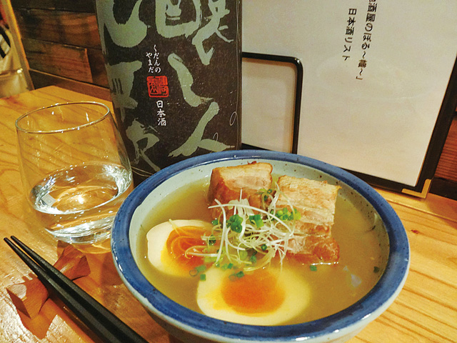 地酒との相性がすばらしいのぼる風煮豚680円