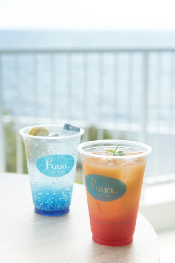 Shine Blue、Sunset Beach（各450円）