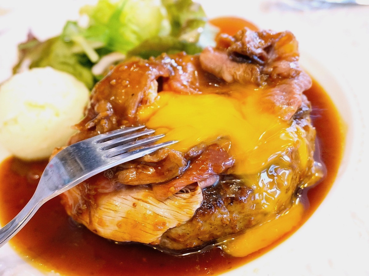 テレビでも多数紹介！とろける肉の旨みたっぷりの魅惑のハンバーグ