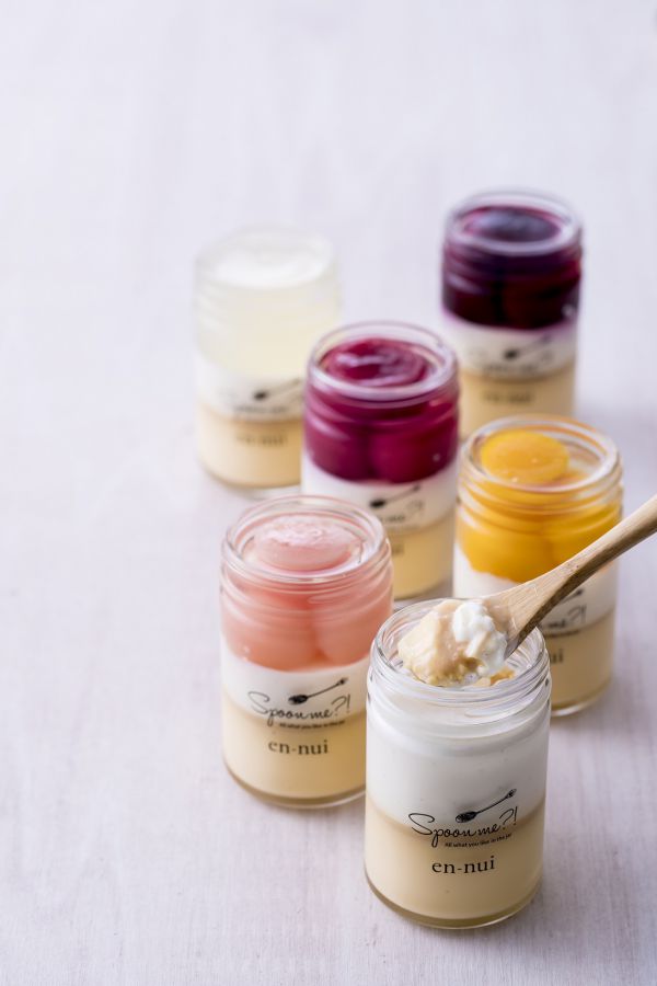 はちみつバニラプリンプレーン350円、フレーバー各400円