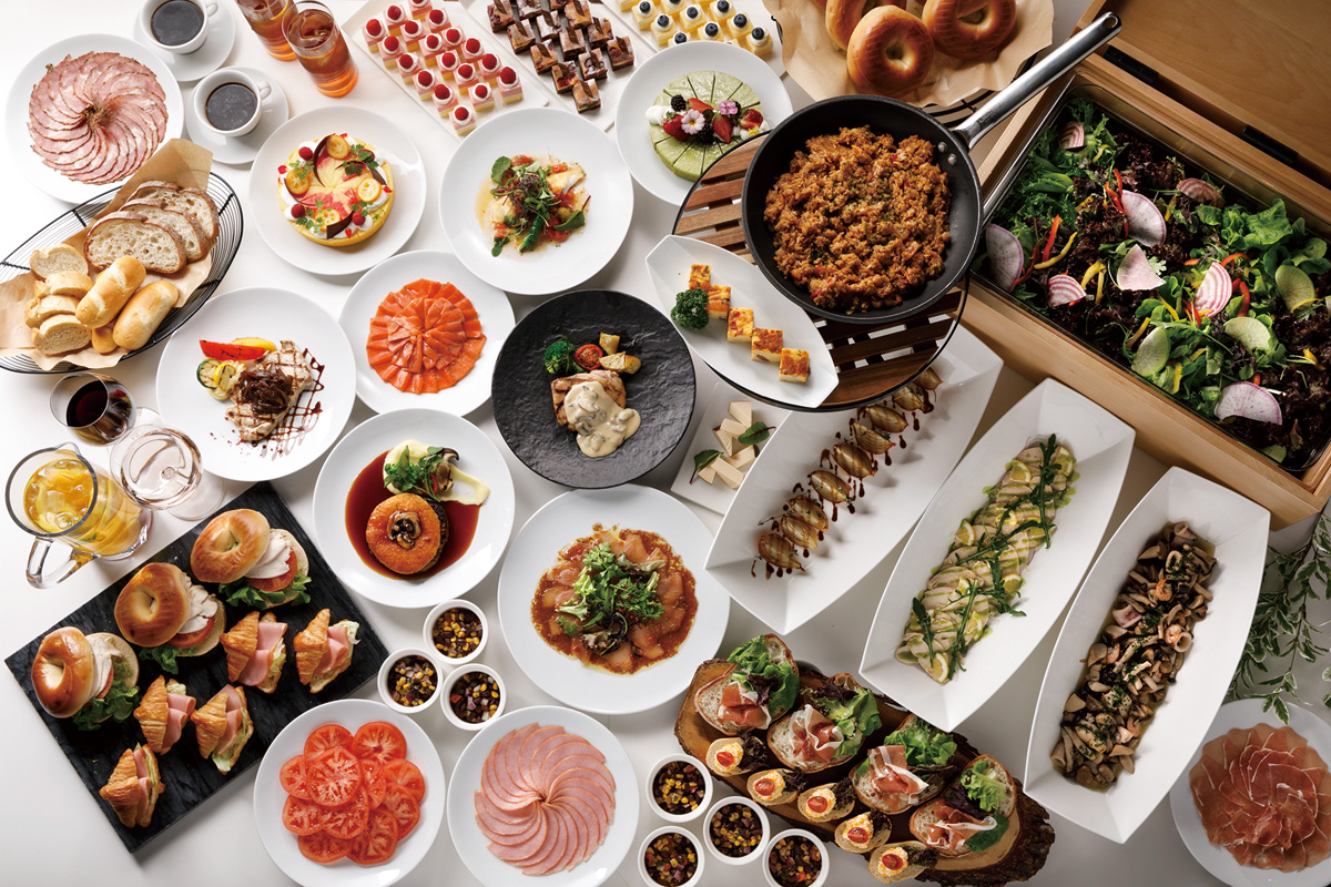 選べるメインディッシュ付きランチビュッフェ　平日2000円～、土日祝2300円～