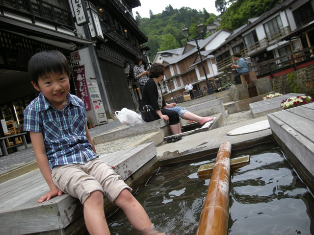 銀山温泉入口にある和楽足湯/尾花沢市