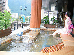 下呂温泉散策の途中に寄りたい雅の足湯