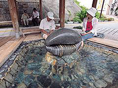 古湯・白浜温泉を気軽に楽しめる柳橋足湯