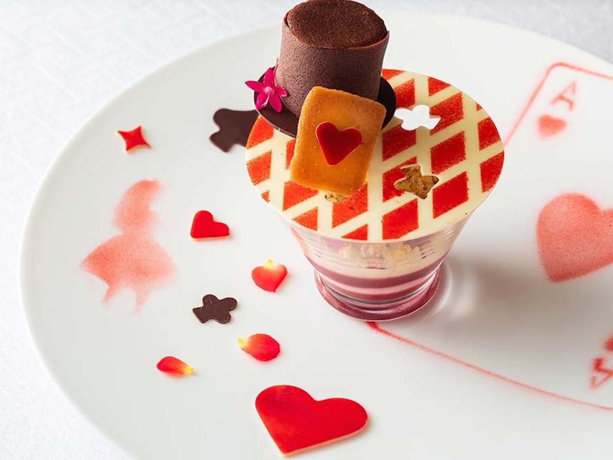 見た目のかわいさNO.1!『不思議の国のアリス展』開催記念スペシャルデザートが登場