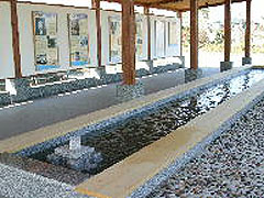からたち文人の足湯にはパネル展示も併設